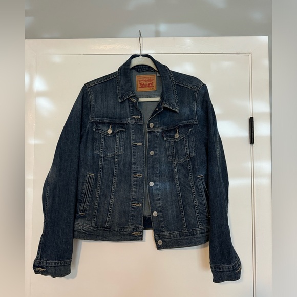 Levi's Jackets & Blazers - LEVI jean jacket XL